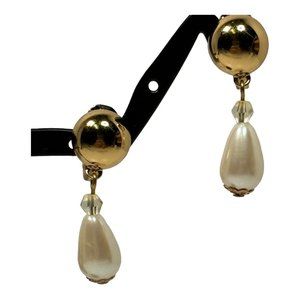 Monet Crystal And Faux Pearl  Gold Tone Tear Drop Signed Vintage